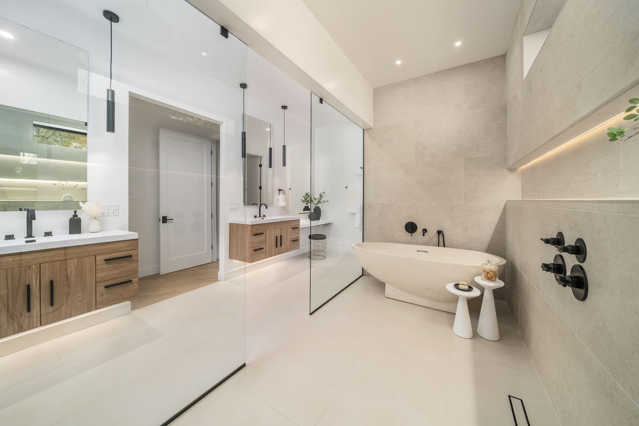 E Oakmont Dr property photography, image 3